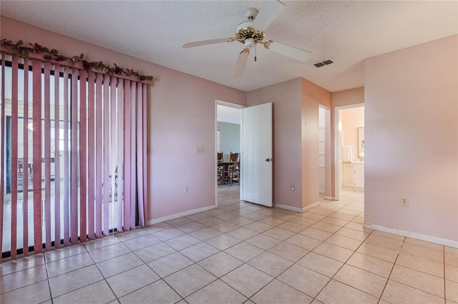 primary slider to enclosed patio