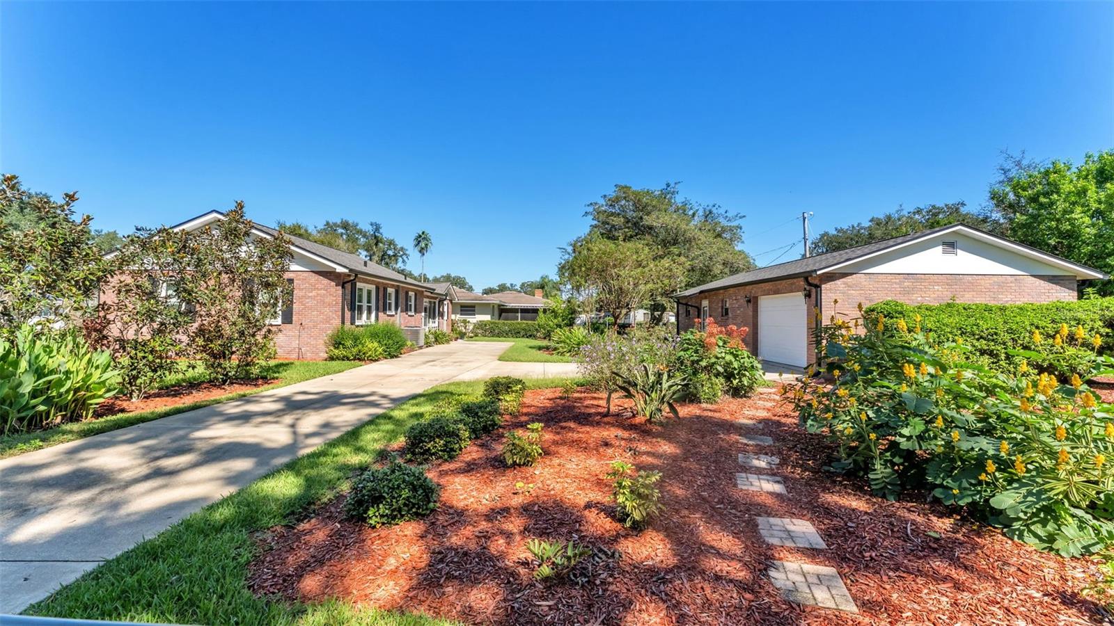 2206 BRISTOL AVENUE, Lakeland, FL 33803 2206 BRISTOL AVENUE, Lakeland, FL 33803