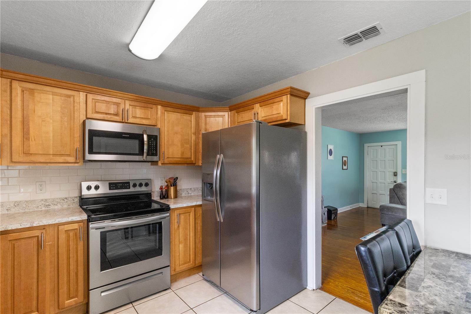 Eat in kitchen