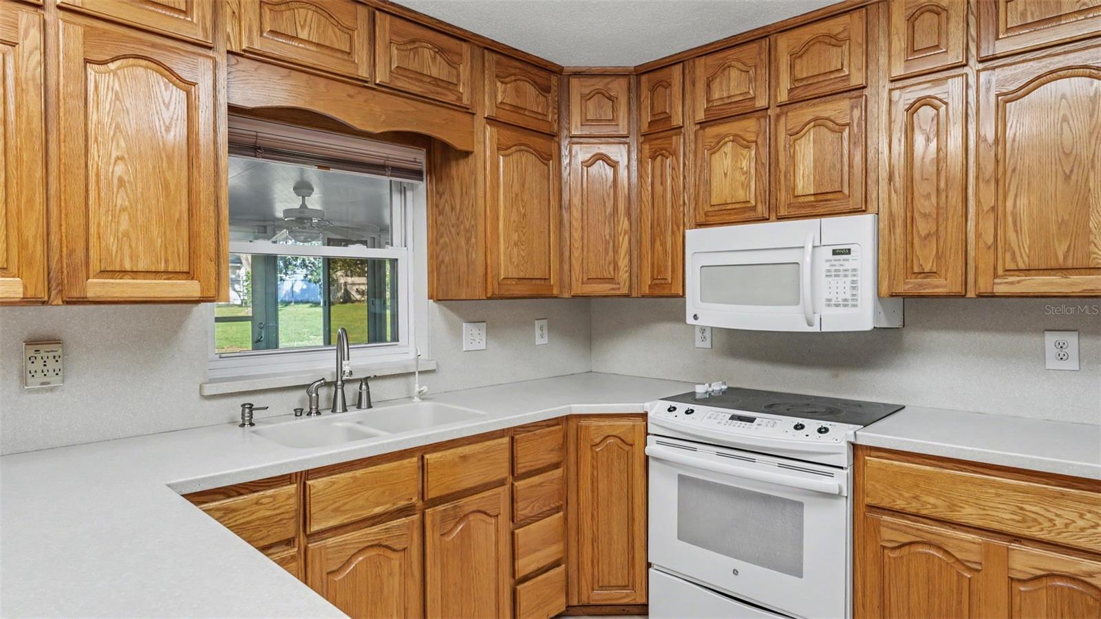 6739 FARRIS DRIVE, Lakeland, FL 33811