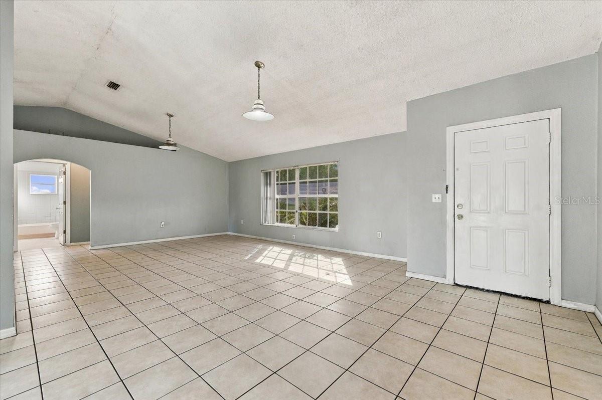 107 FLORIDA GRACKLE COURT, Frostproof, FL 33843