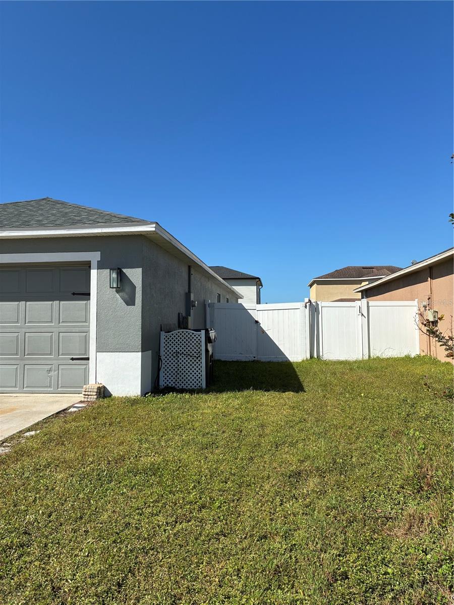 4390 SUN CENTER RD, Mulberry, FL 33860