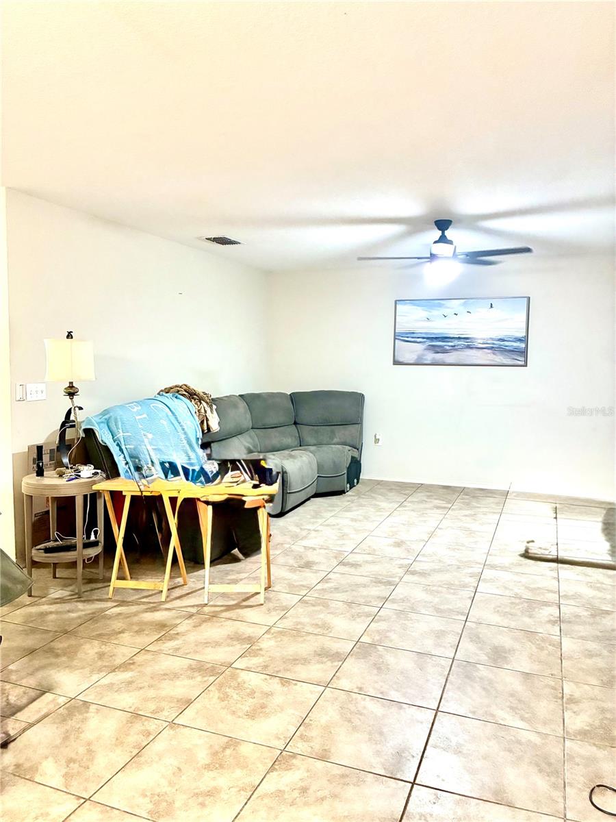 4390 SUN CENTER RD, Mulberry, FL 33860