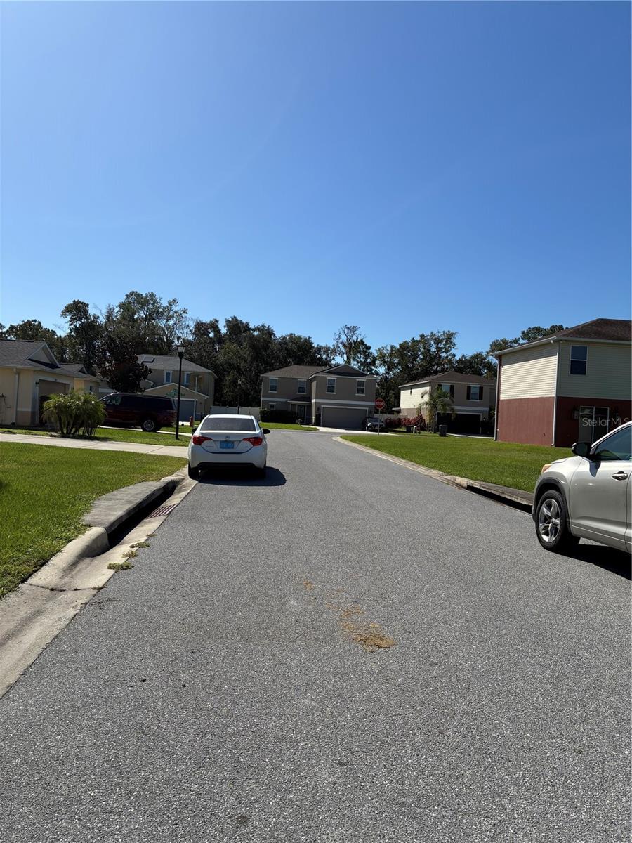 4390 SUN CENTER RD, Mulberry, FL 33860