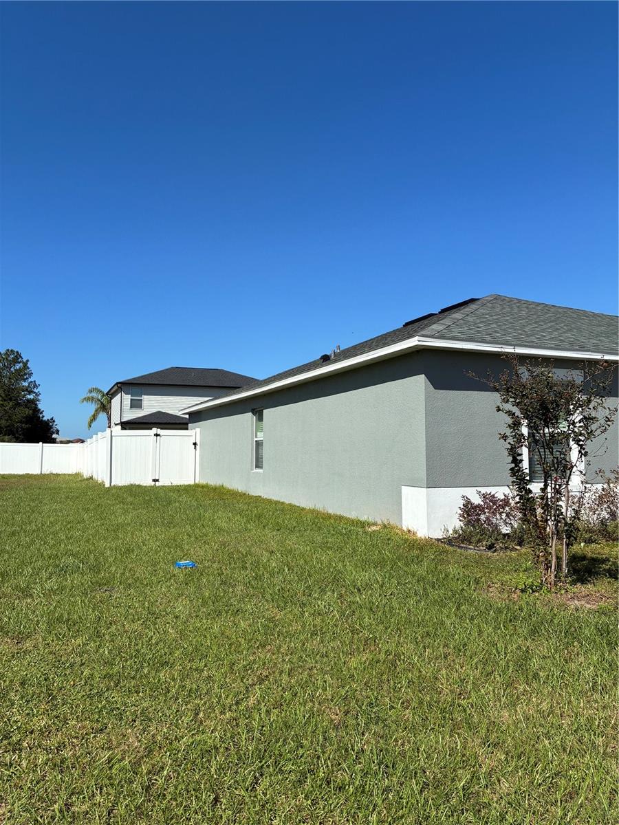 4390 SUN CENTER RD, Mulberry, FL 33860