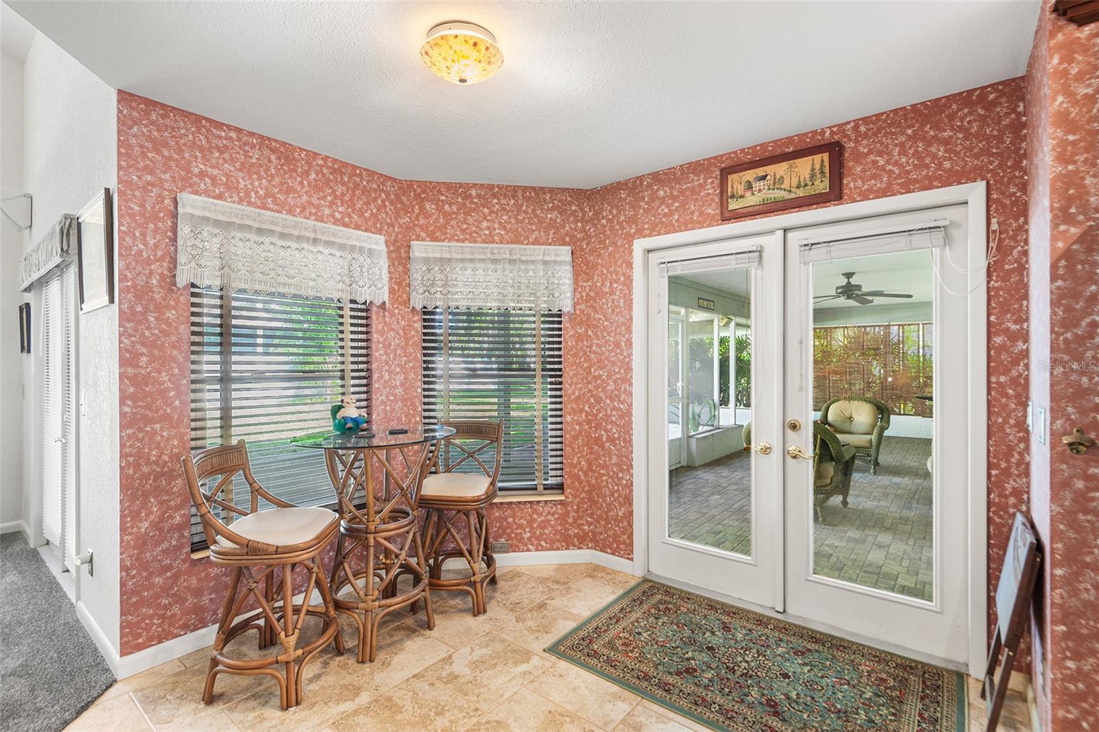eating space in kitchen