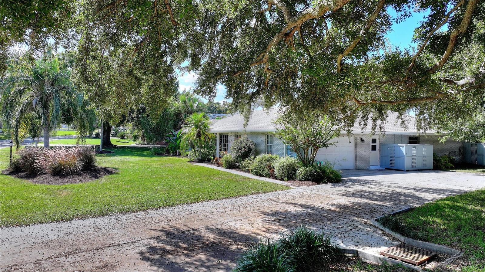 251 LAKE LINK, Winter Haven, FL 33884 251 LAKE LINK, Winter Haven, FL 33884