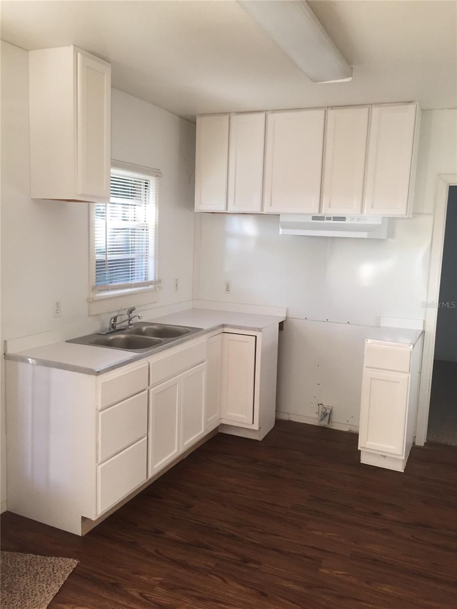 124 BASSEDENA CIRCLE S, Lakeland, FL 33805 124 BASSEDENA CIRCLE S, Lakeland, FL 33805