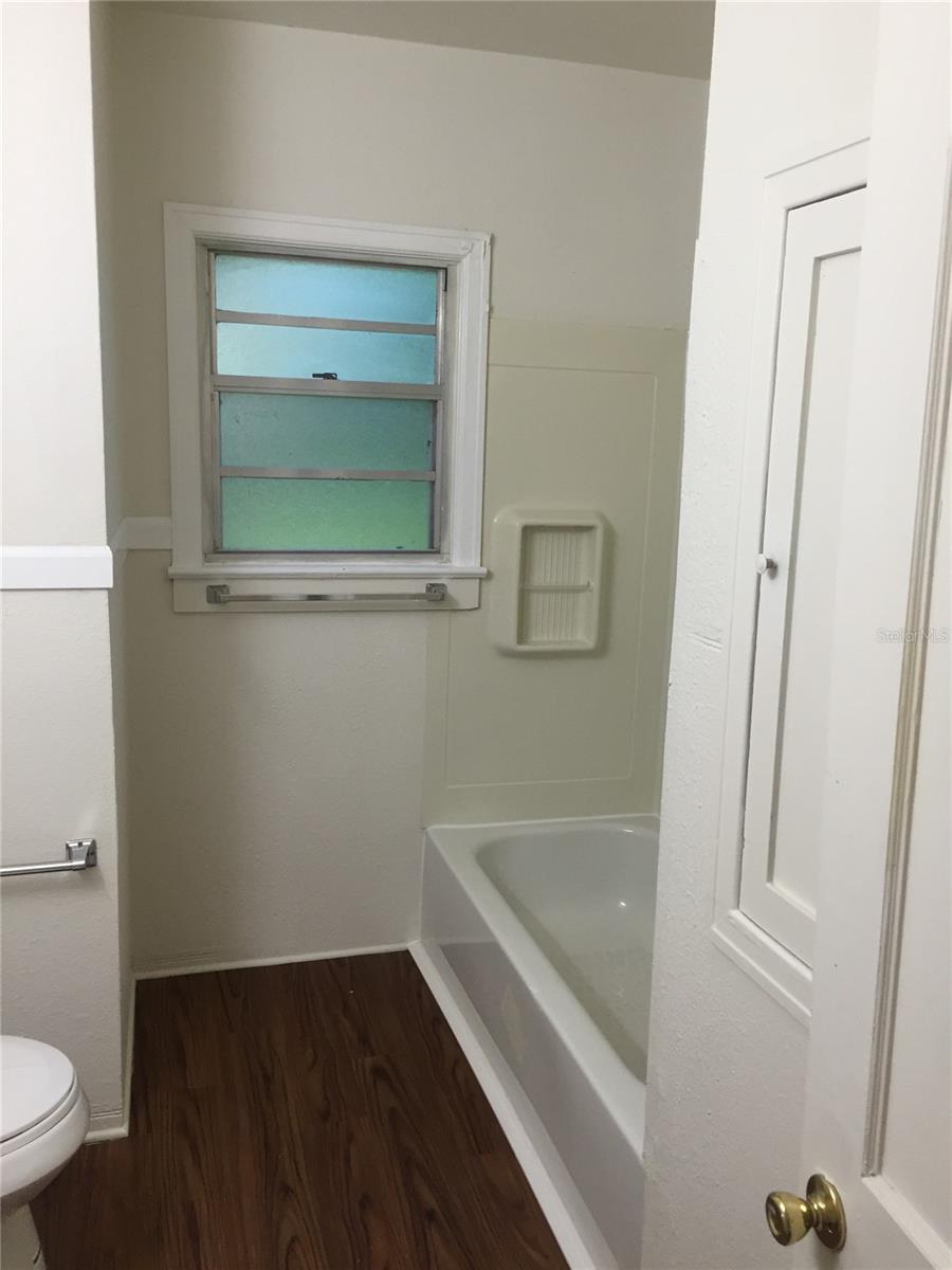 124 BASSEDENA CIRCLE S, Lakeland, FL 33805 124 BASSEDENA CIRCLE S, Lakeland, FL 33805