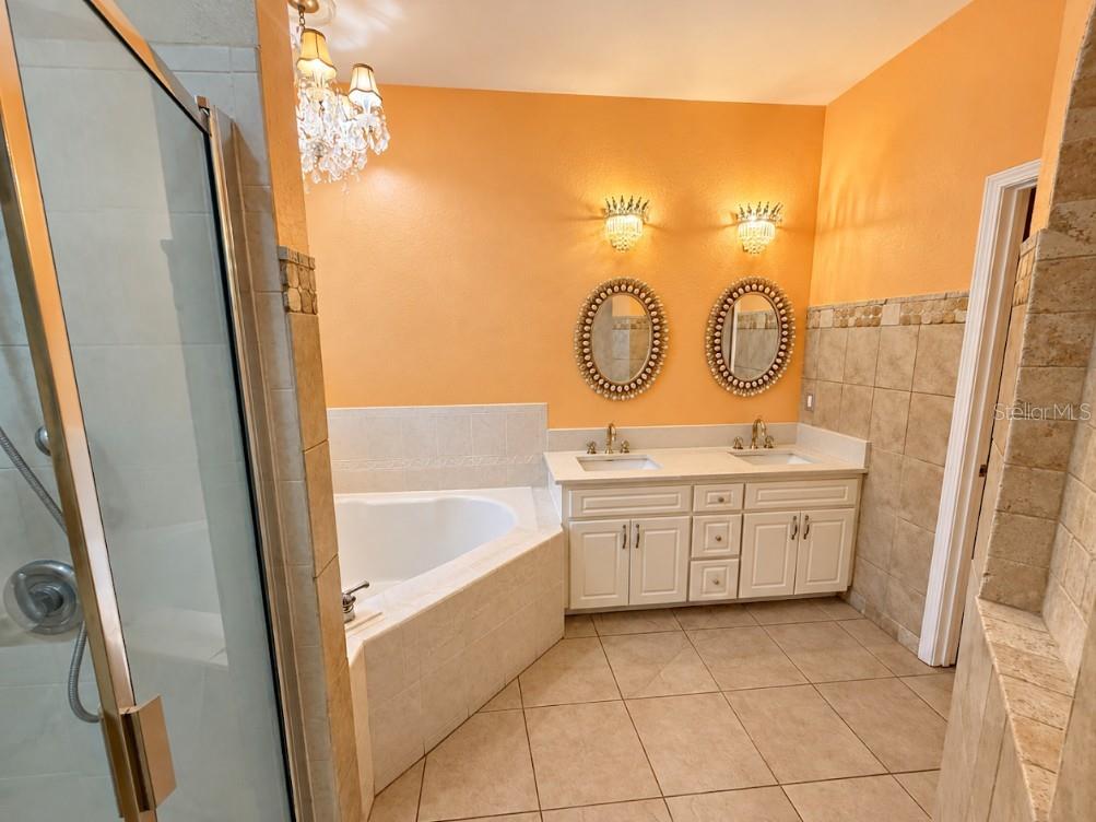 8166 WOODVINE CIRCLE, Lakeland, FL 33810