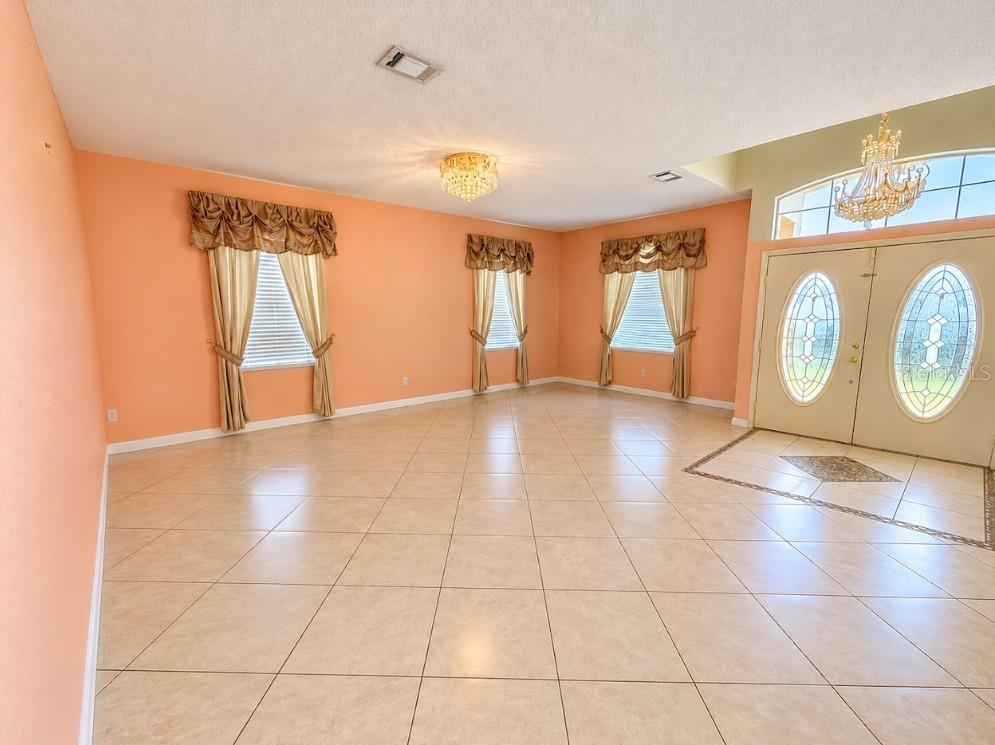 8166 WOODVINE CIRCLE, Lakeland, FL 33810