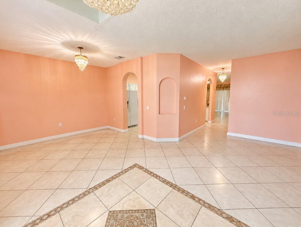 8166 WOODVINE CIRCLE, Lakeland, FL 33810