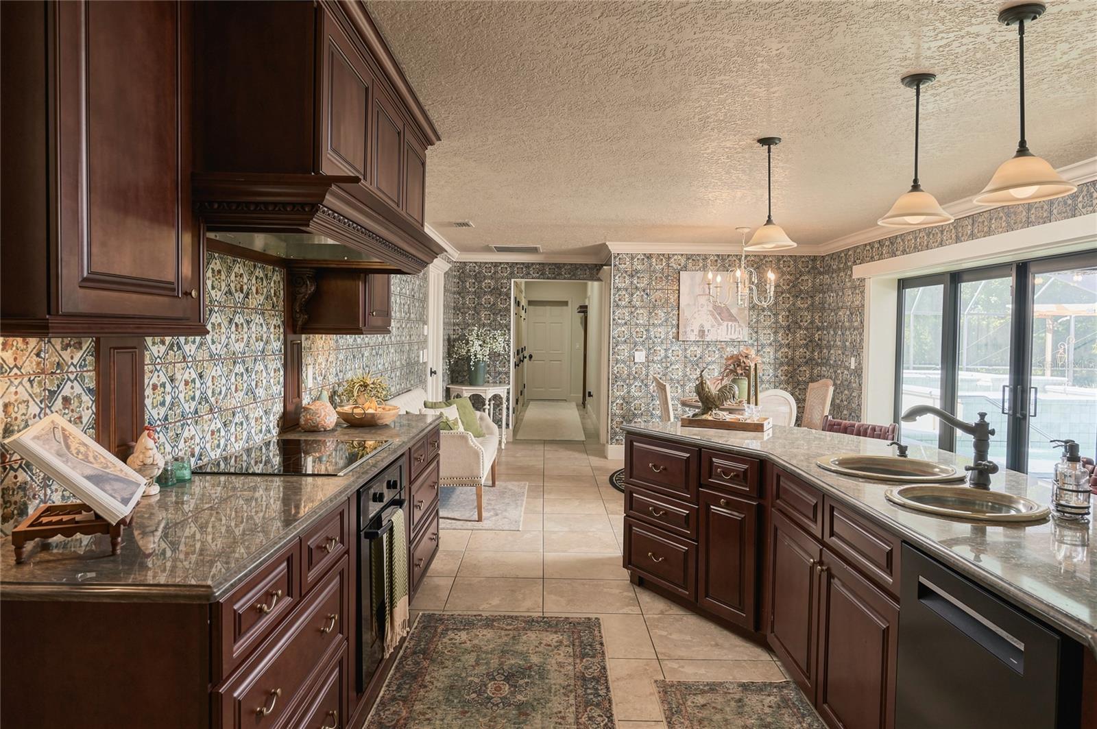 460 HOWARD AVENUE, Lakeland, FL 33815