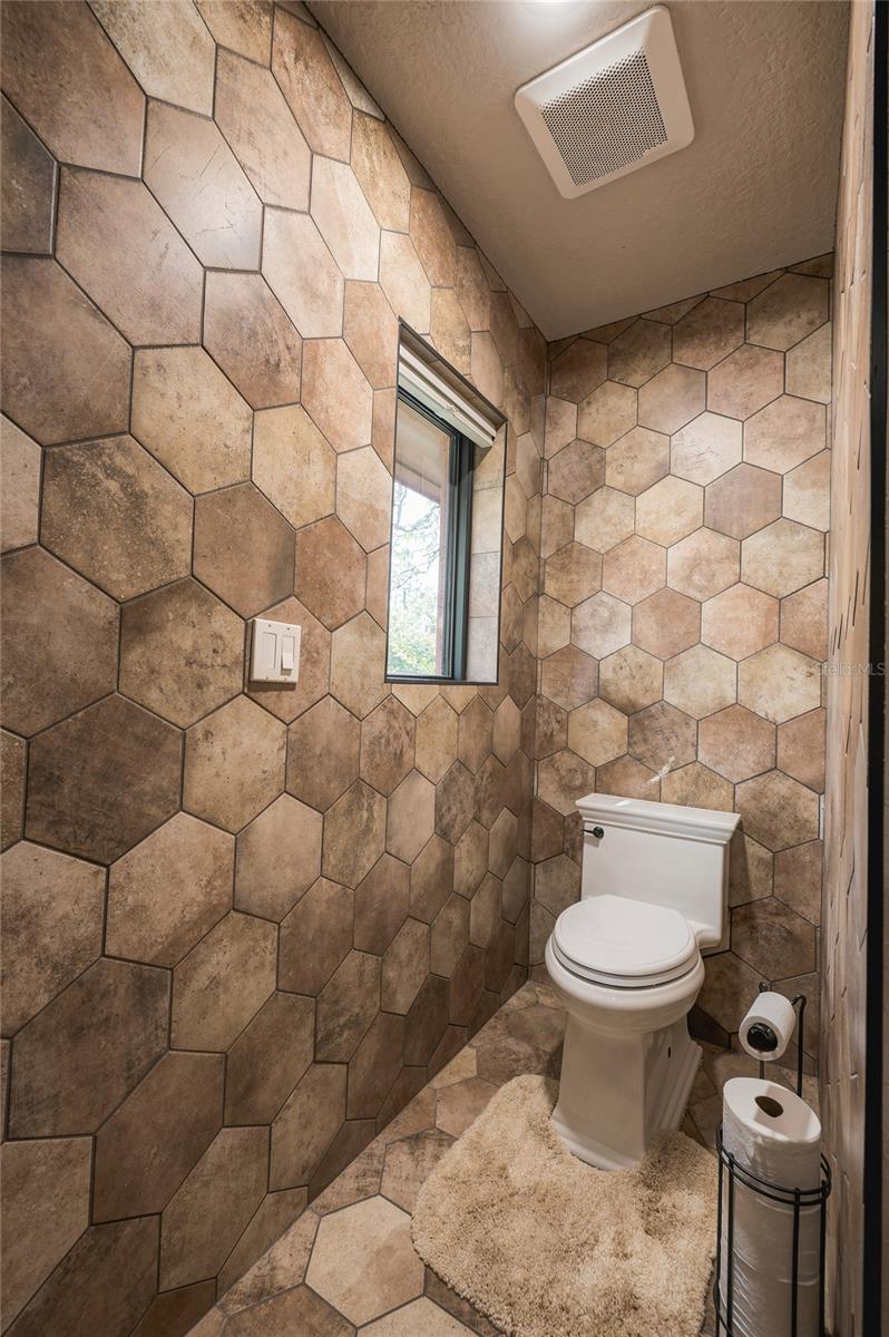460 HOWARD AVENUE, Lakeland, FL 33815