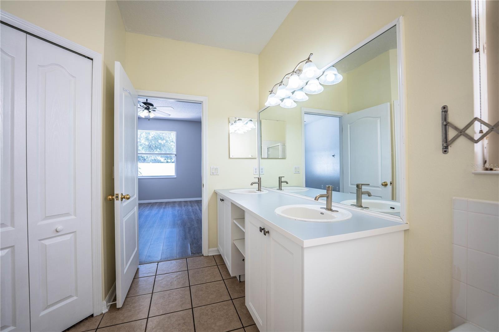 9975 SHADOW CREEK DRIVE, Orlando, FL 32832