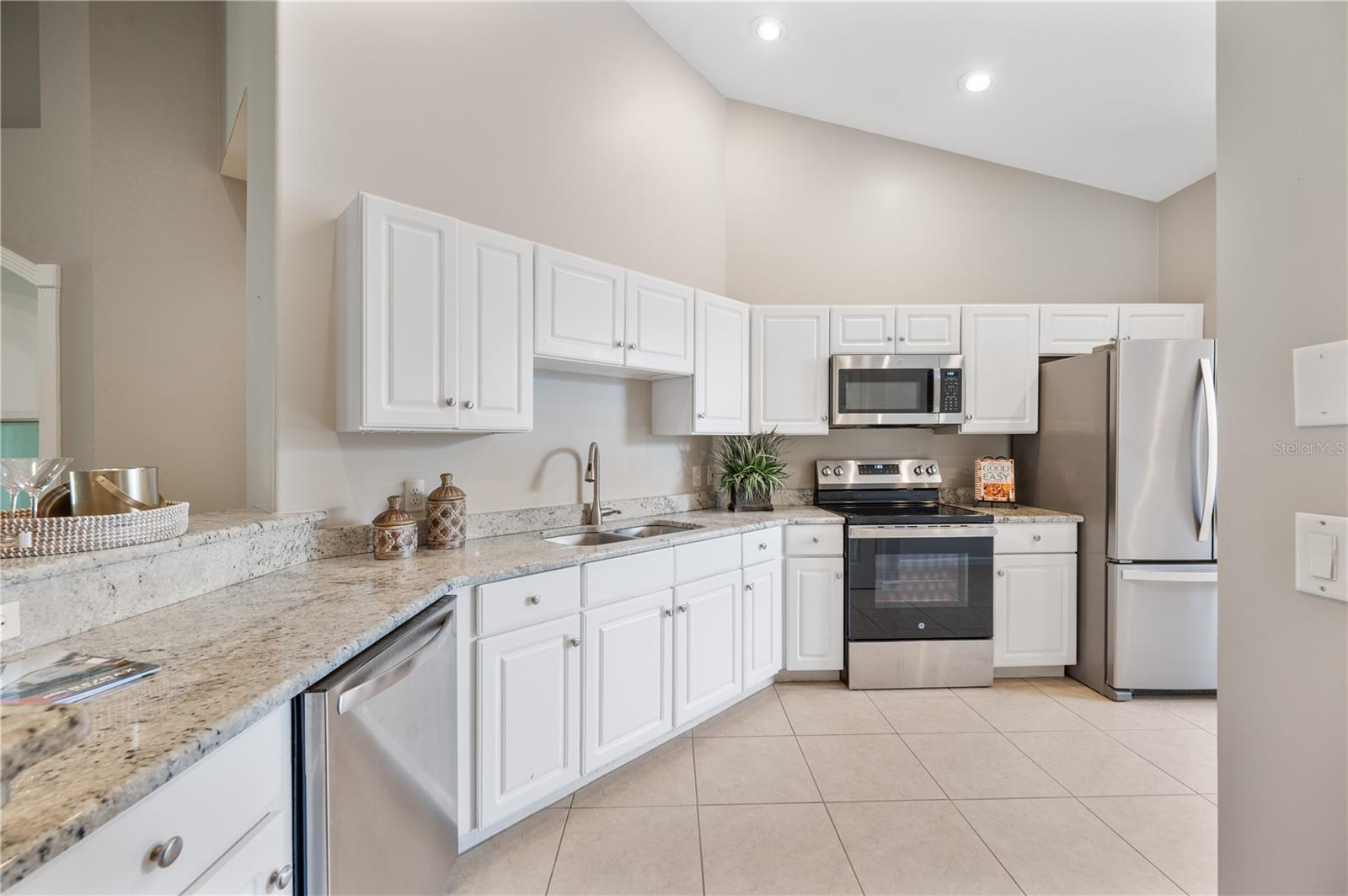 411 ENCLAVE PLACE, #411, Lakeland, FL 33803