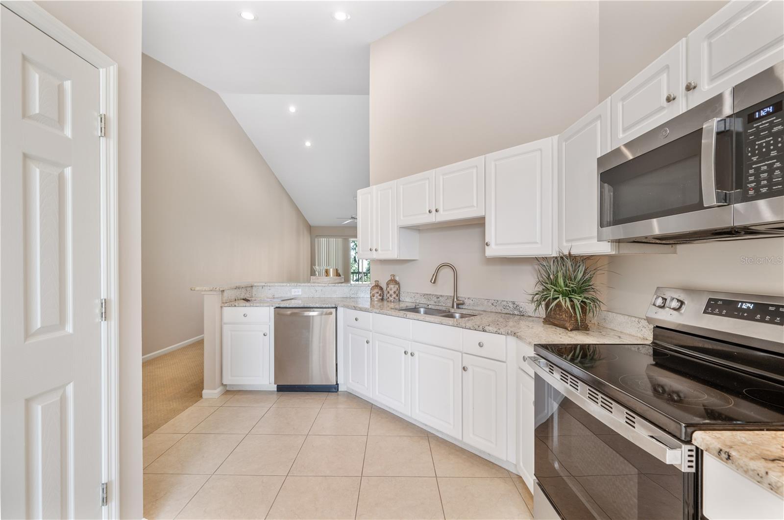 411 ENCLAVE PLACE, #411, Lakeland, FL 33803