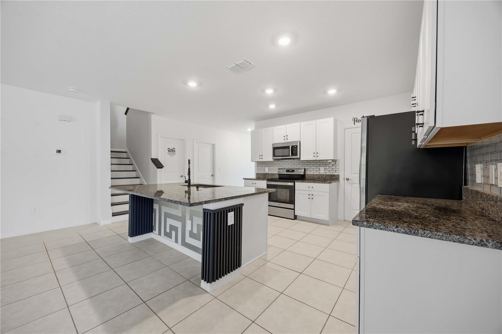 1814 RED LOOP, Lakeland, FL 33801