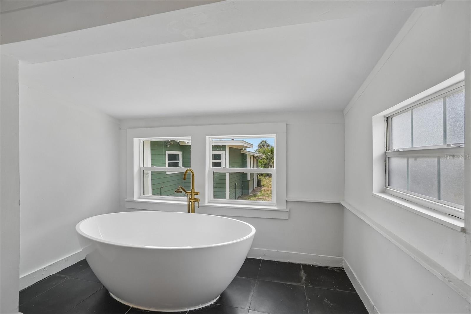 Primary Bathroom - Bathtub View