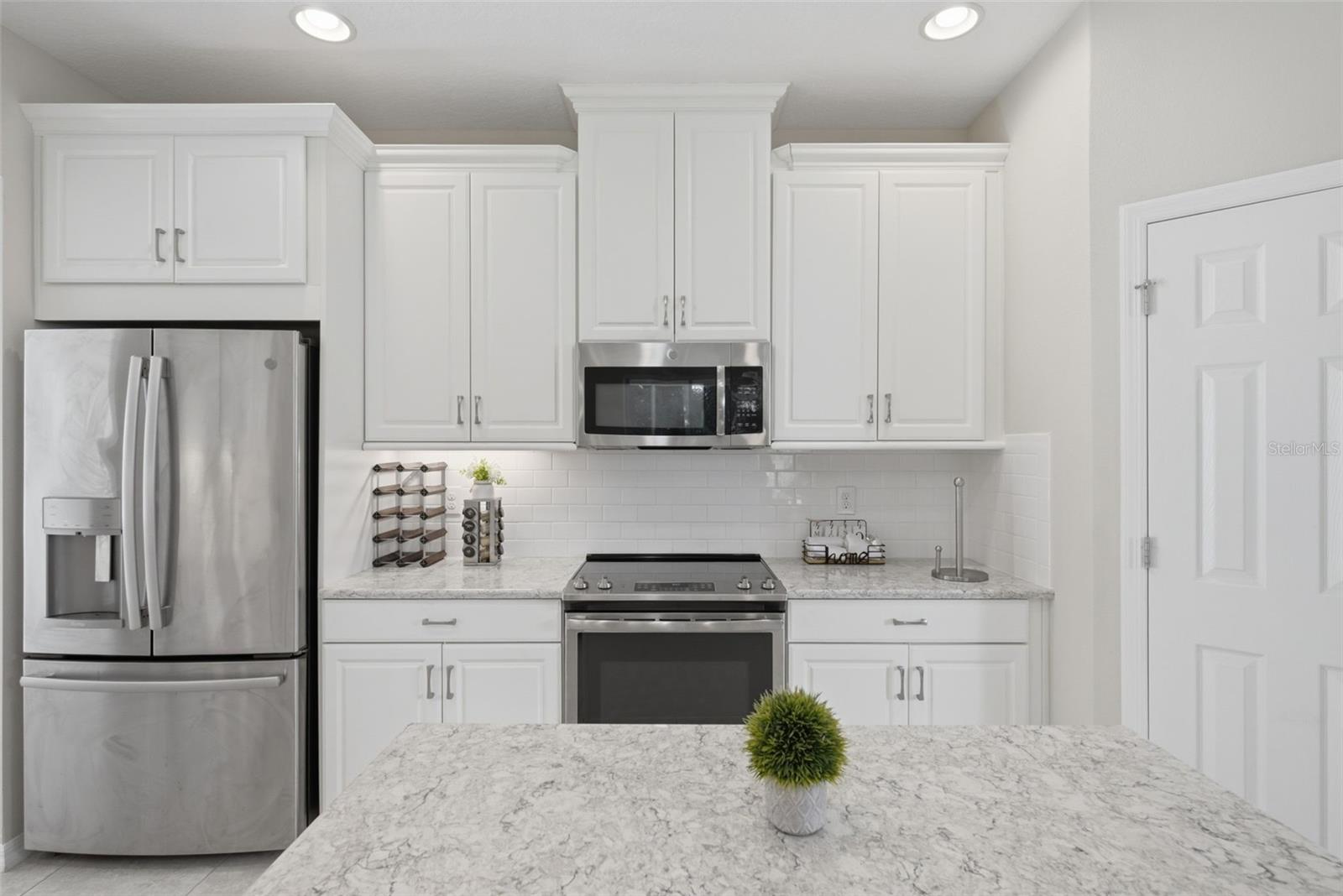 9009 SPRUCE CREEK CIRCLE, Riverview, FL 33578