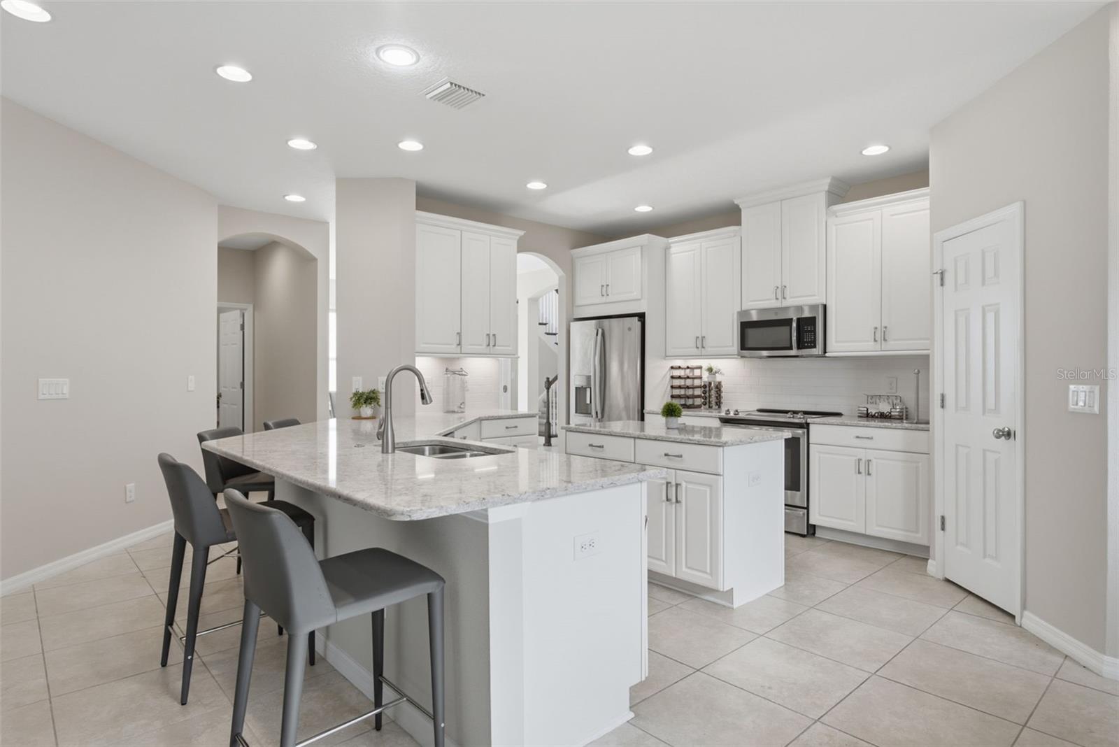 9009 SPRUCE CREEK CIRCLE, Riverview, FL 33578