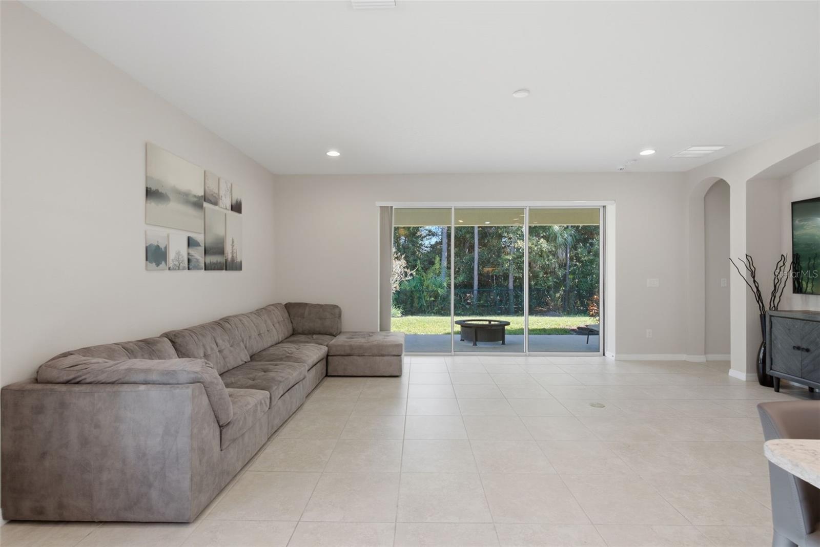 9009 SPRUCE CREEK CIRCLE, Riverview, FL 33578
