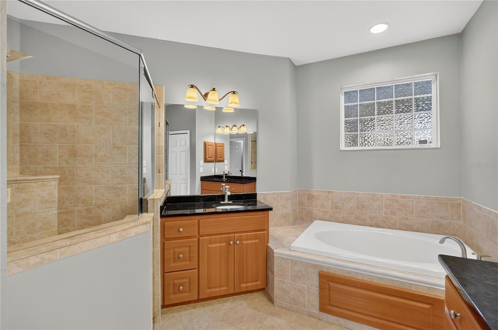 MASTER BATHROOM WITH GARDEN TUB