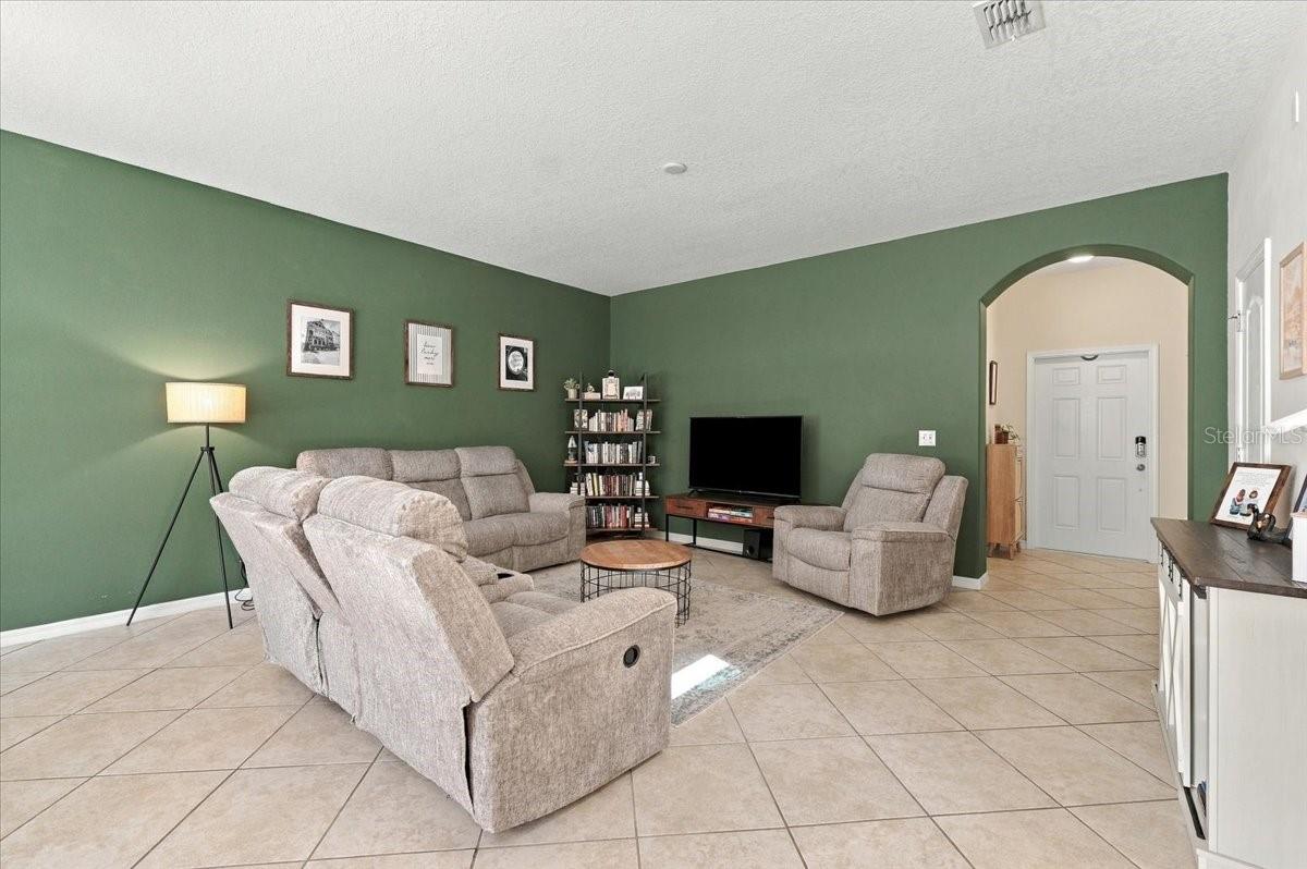 6416 SEDGEFORD DRIVE, Lakeland, FL 33811 6416 SEDGEFORD DRIVE, Lakeland, FL 33811