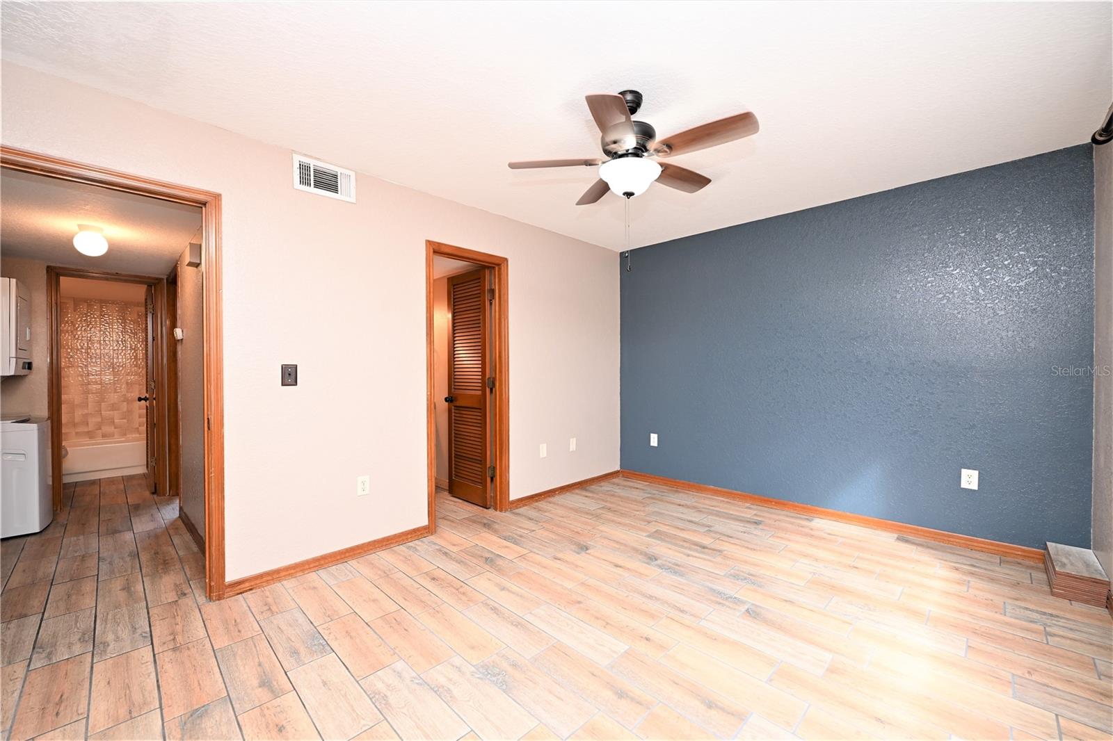 1920 E EDGEWOOD DRIVE, #R3, Lakeland, FL 33803