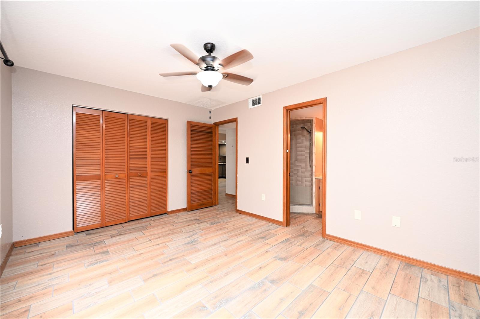 1920 E EDGEWOOD DRIVE, #R3, Lakeland, FL 33803