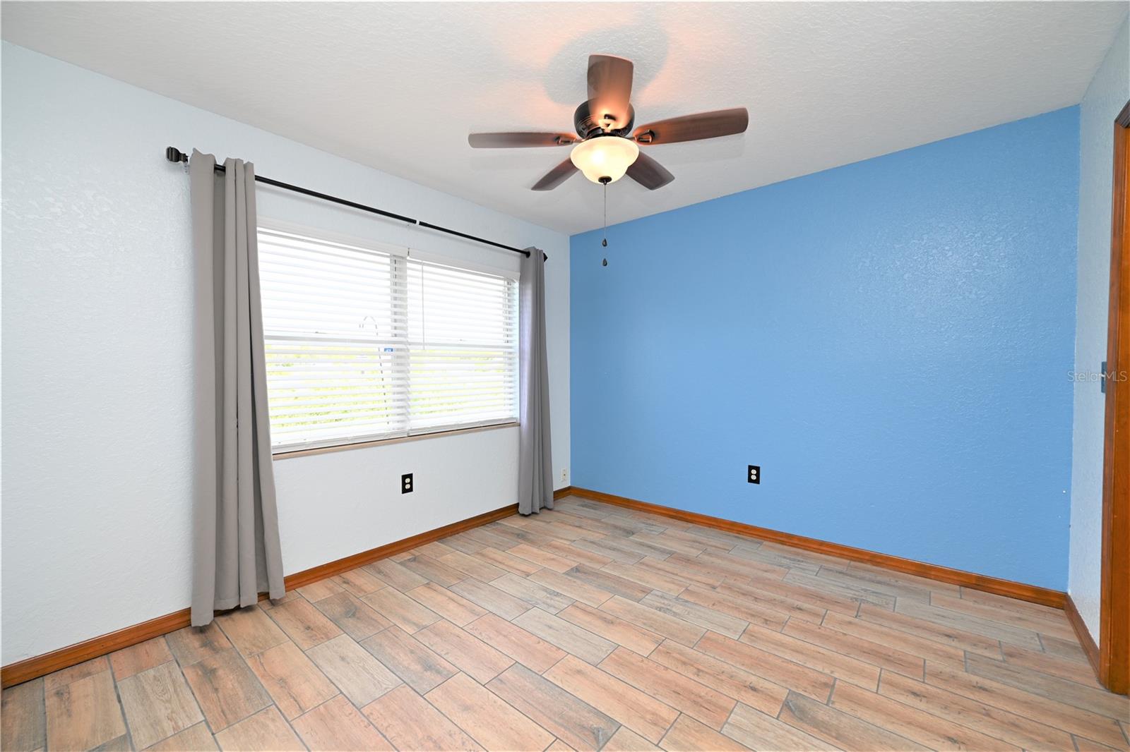 1920 E EDGEWOOD DRIVE, #R3, Lakeland, FL 33803
