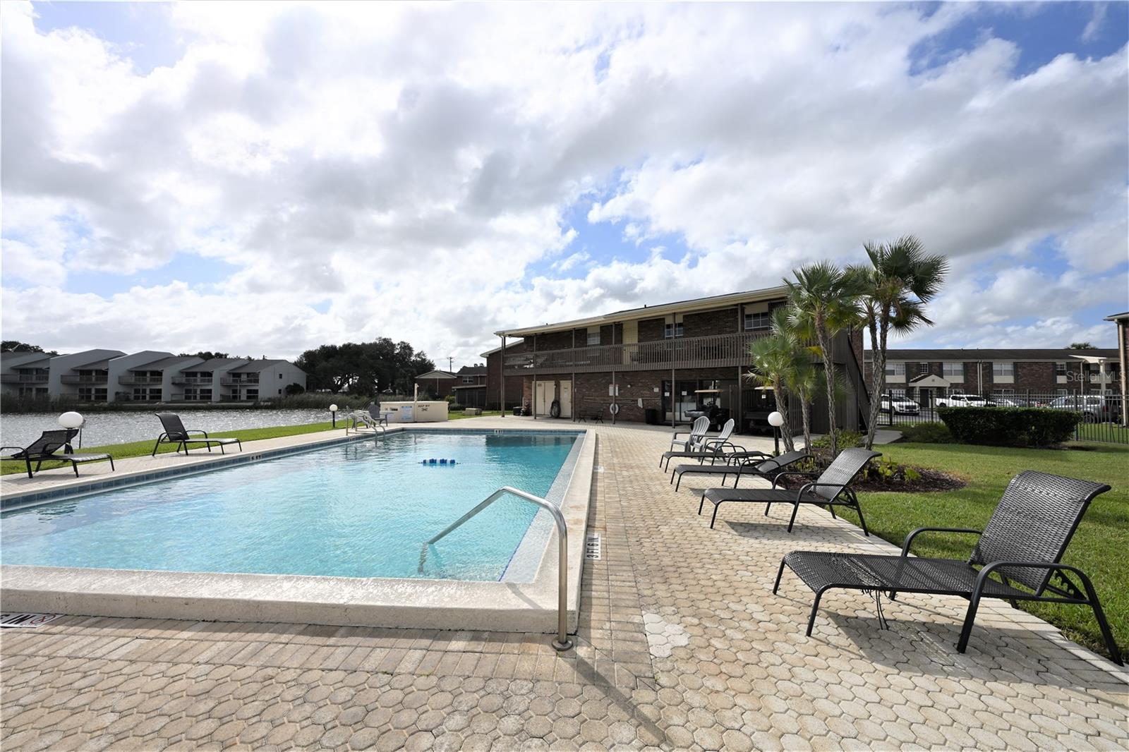 1920 E EDGEWOOD DRIVE, #R3, Lakeland, FL 33803