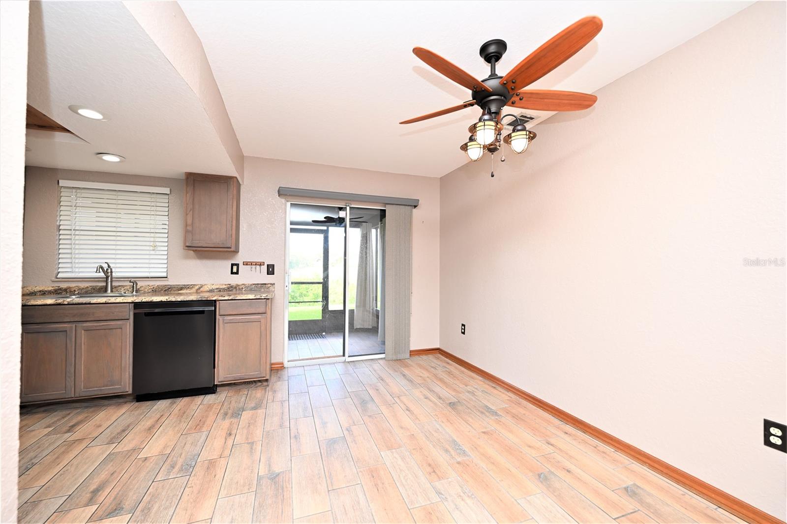 1920 E EDGEWOOD DRIVE, #R3, Lakeland, FL 33803