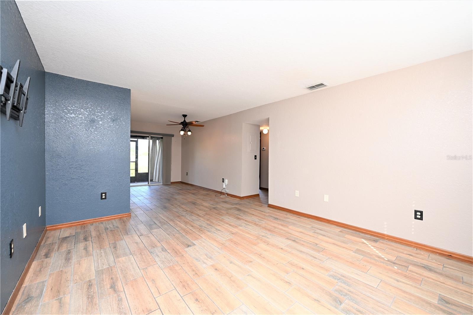 1920 E EDGEWOOD DRIVE, #R3, Lakeland, FL 33803