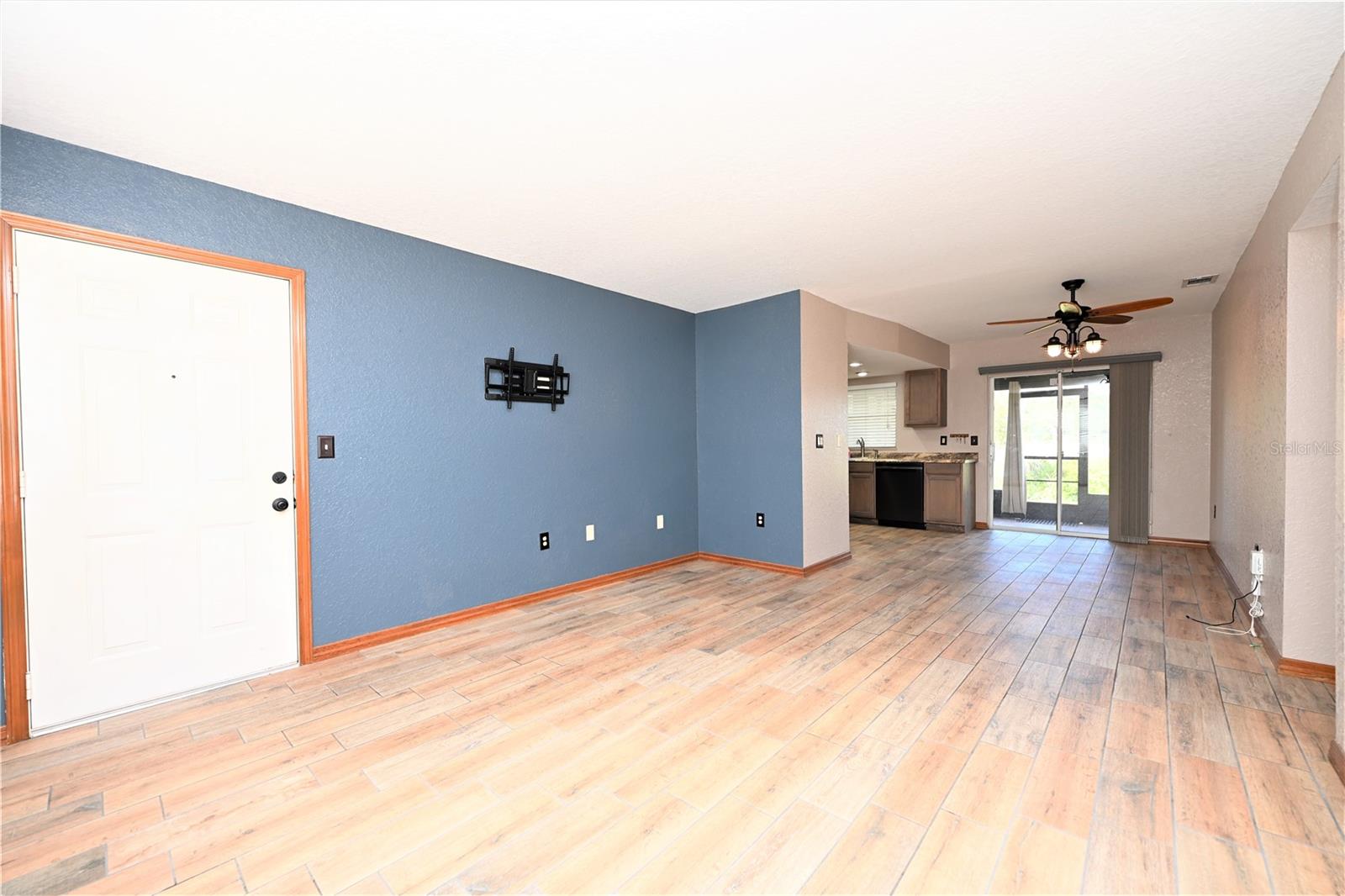 1920 E EDGEWOOD DRIVE, #R3, Lakeland, FL 33803