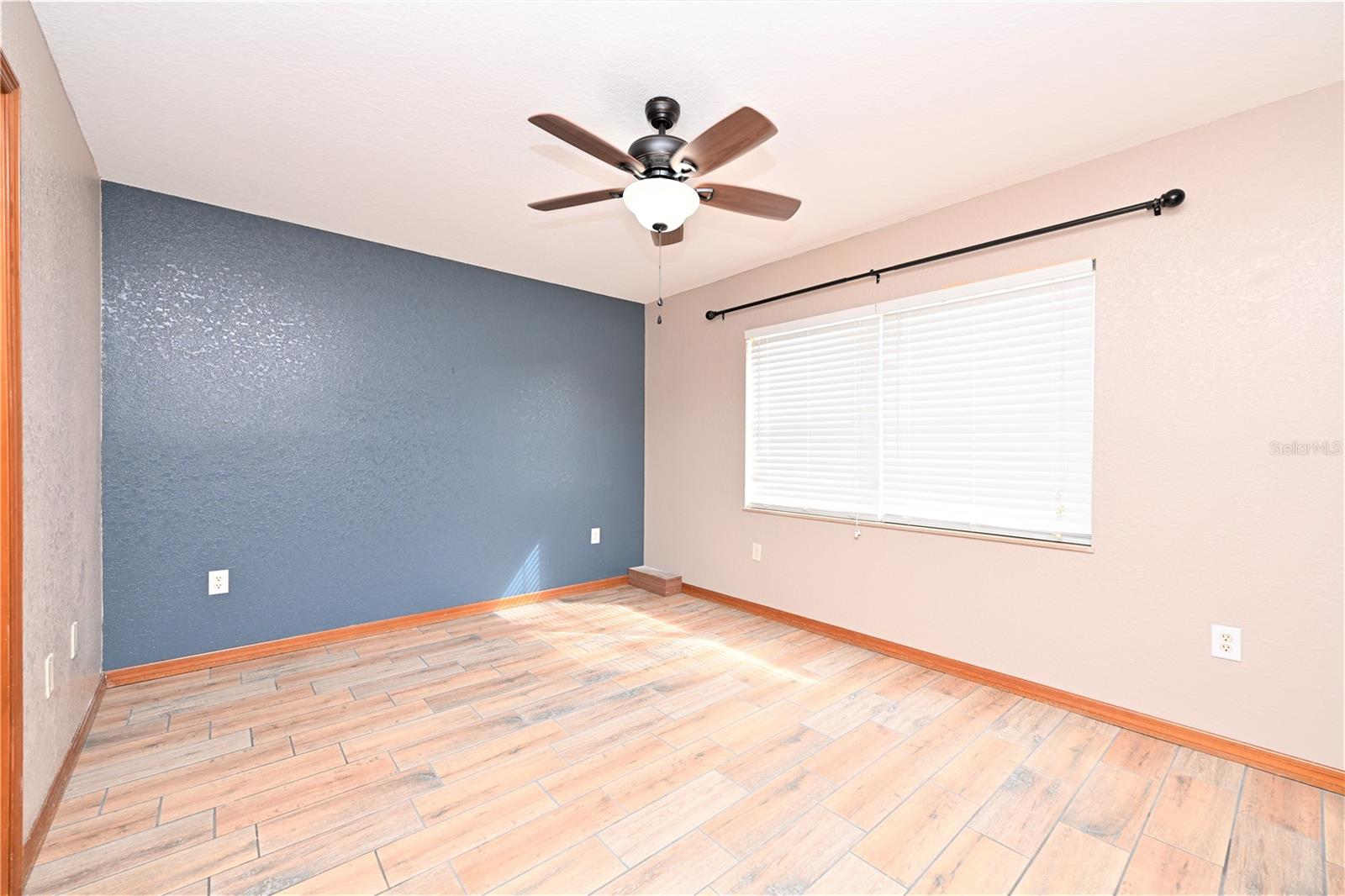 1920 E EDGEWOOD DRIVE, #R3, Lakeland, FL 33803