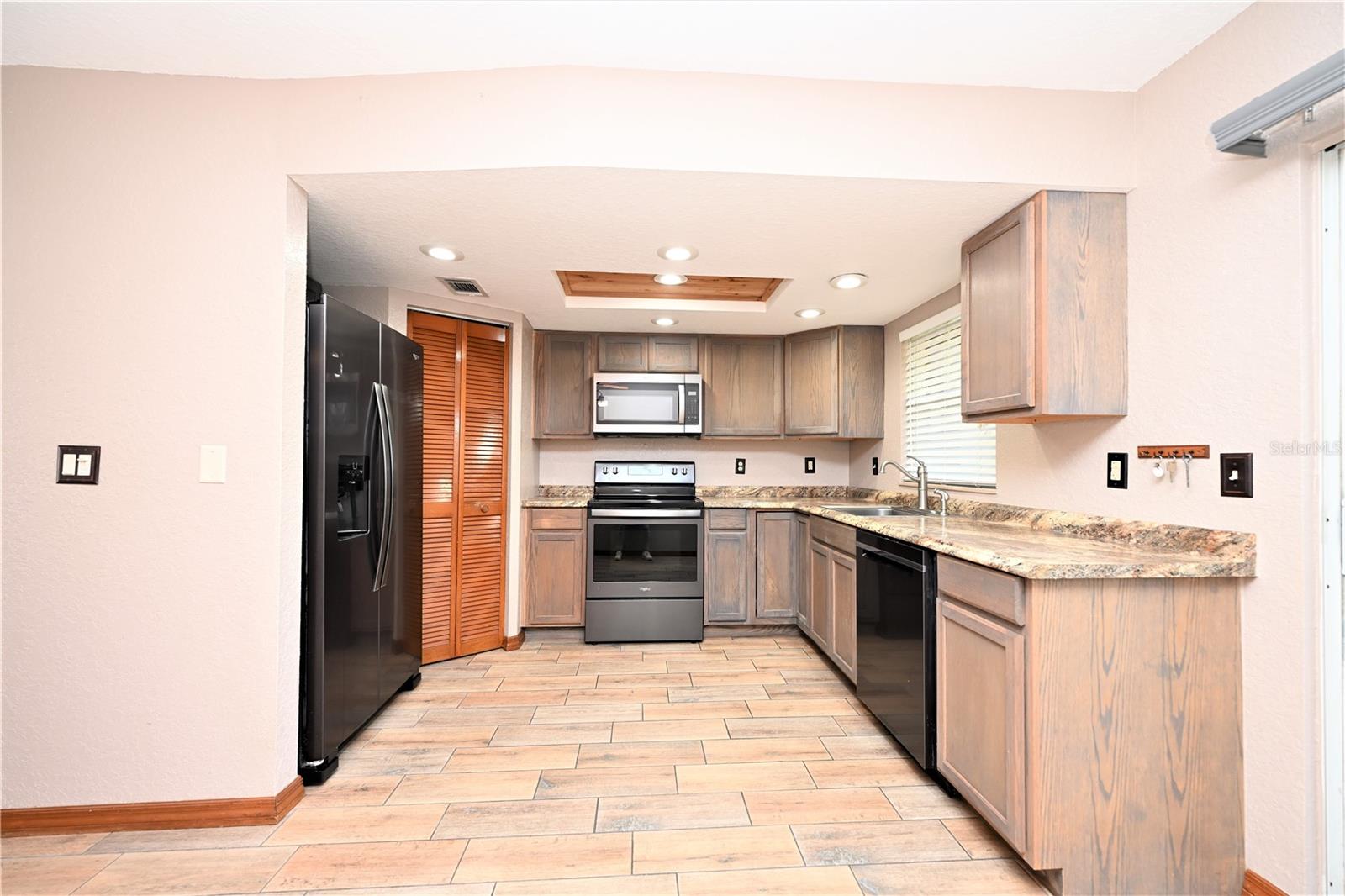 1920 E EDGEWOOD DRIVE, #R3, Lakeland, FL 33803
