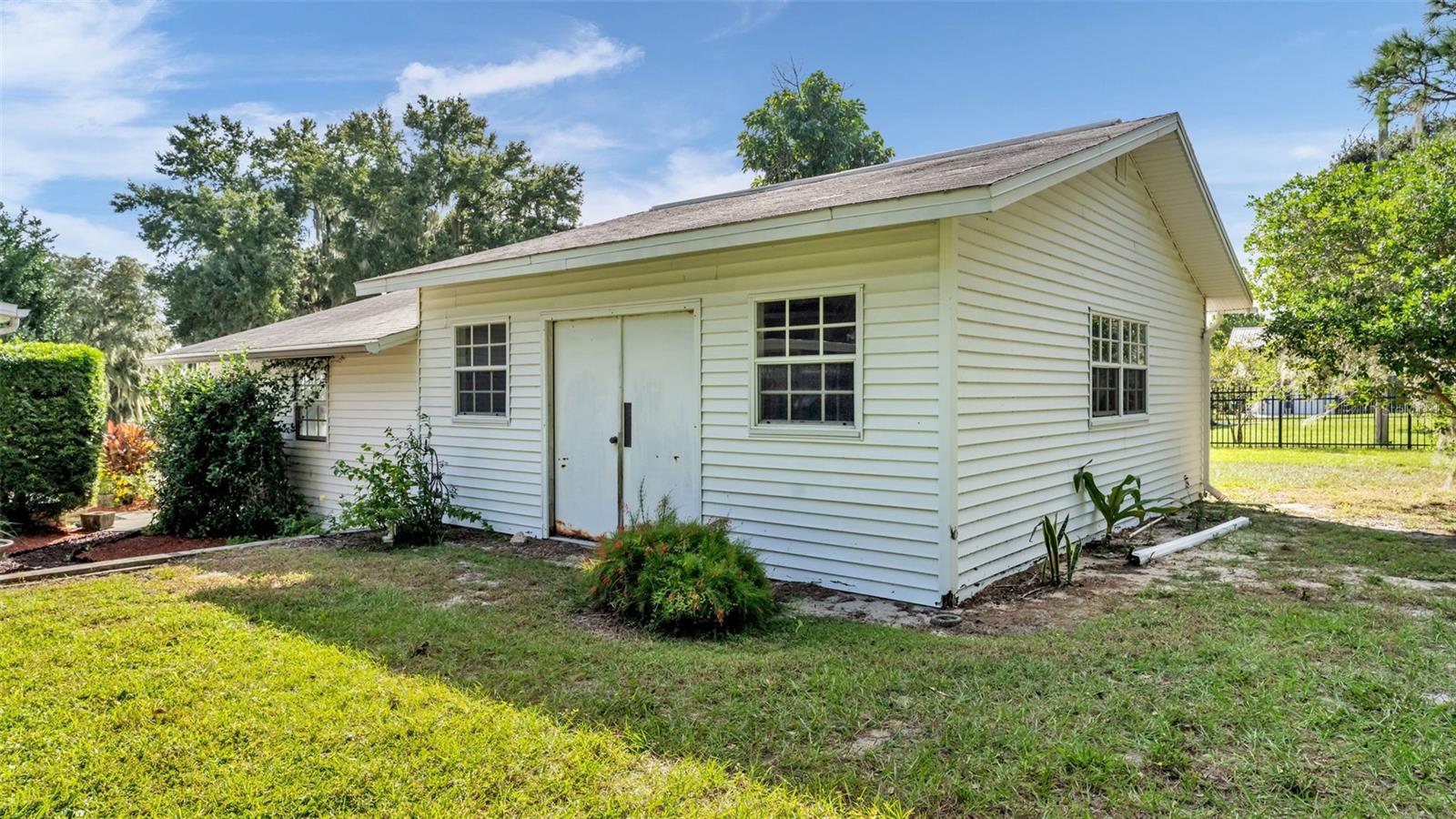 1542 LAKE ARIANA BOULEVARD, Auburndale, FL 33823