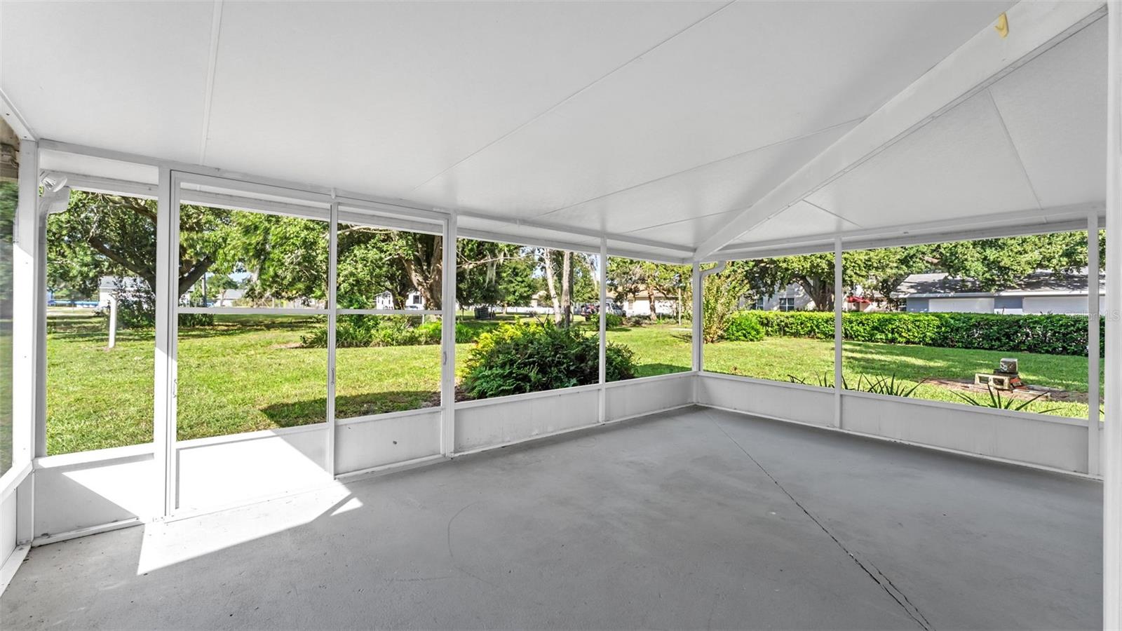 1542 LAKE ARIANA BOULEVARD, Auburndale, FL 33823