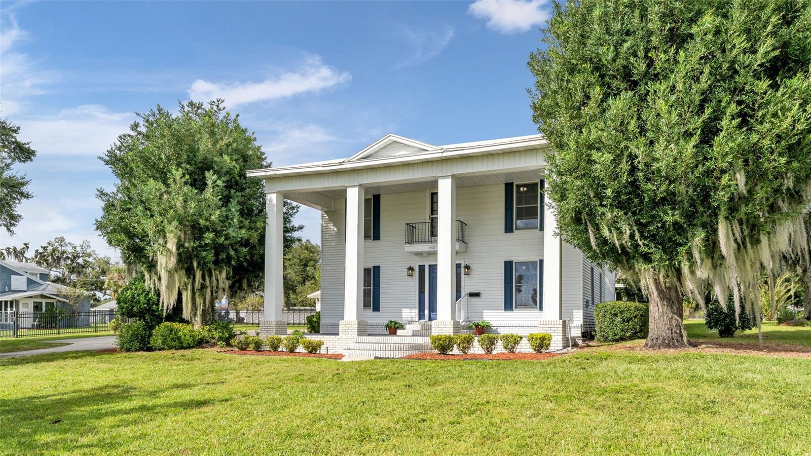 1542 LAKE ARIANA BOULEVARD, Auburndale, FL 33823