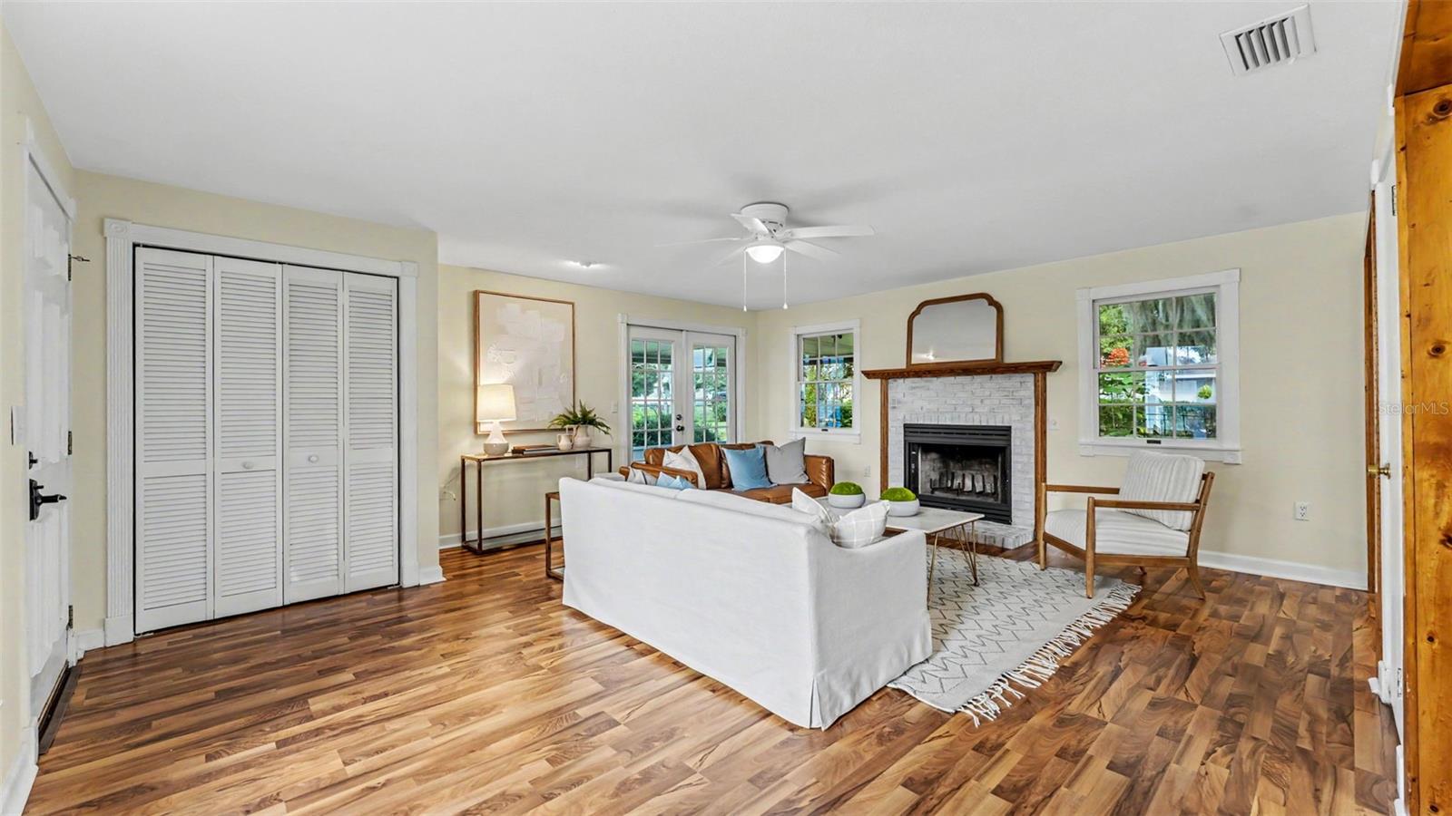 1542 LAKE ARIANA BOULEVARD, Auburndale, FL 33823