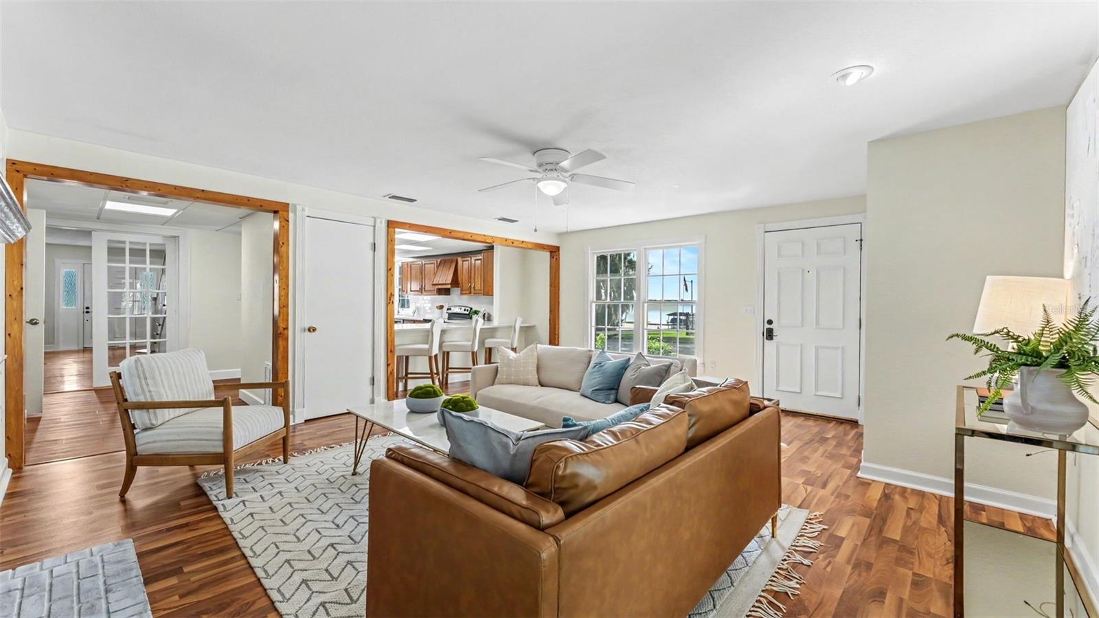 1542 LAKE ARIANA BOULEVARD, Auburndale, FL 33823