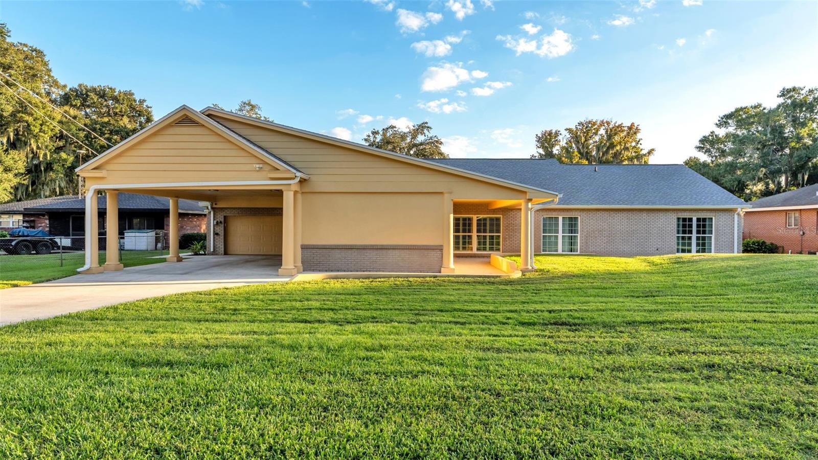 2050 LAKE ARIANA BOULEVARD, Auburndale, FL 33823