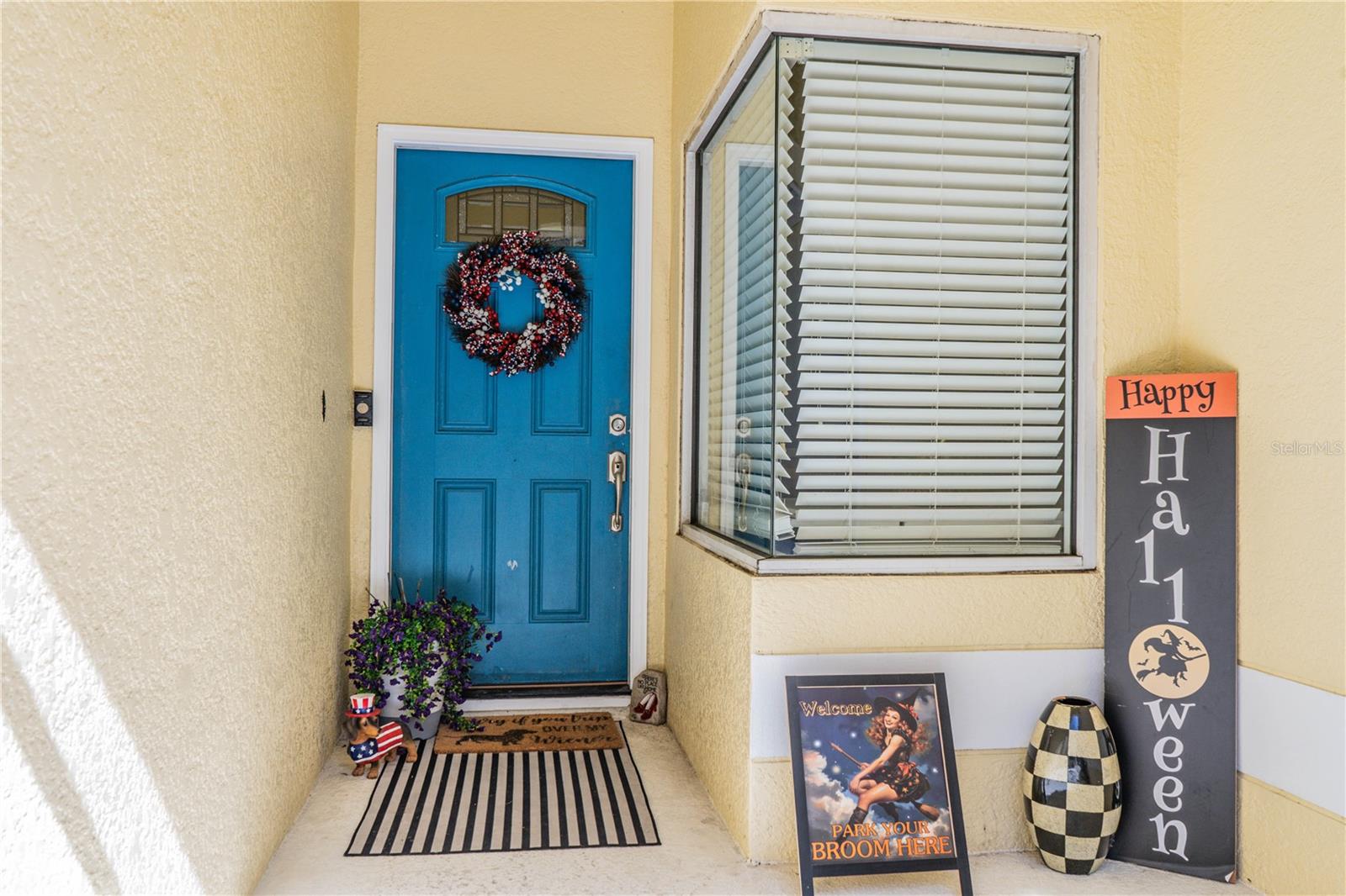 Entrance/front door