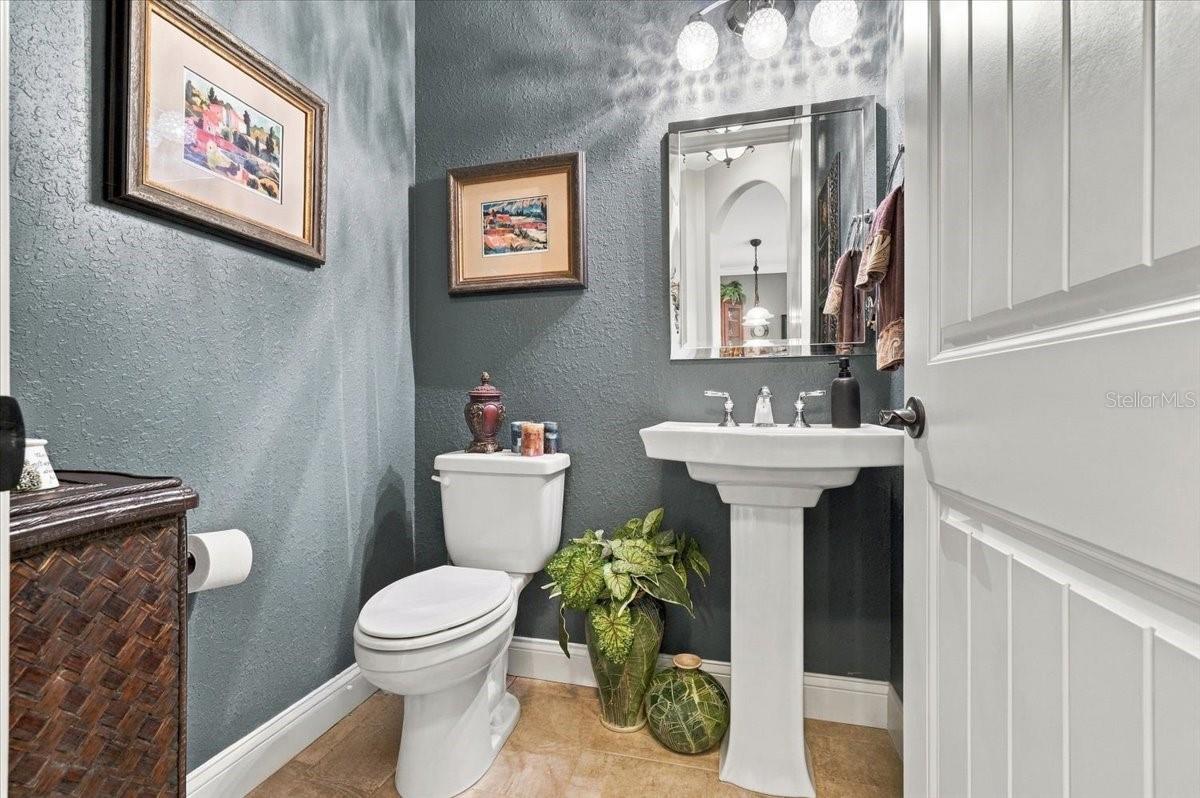 1/2 Bath