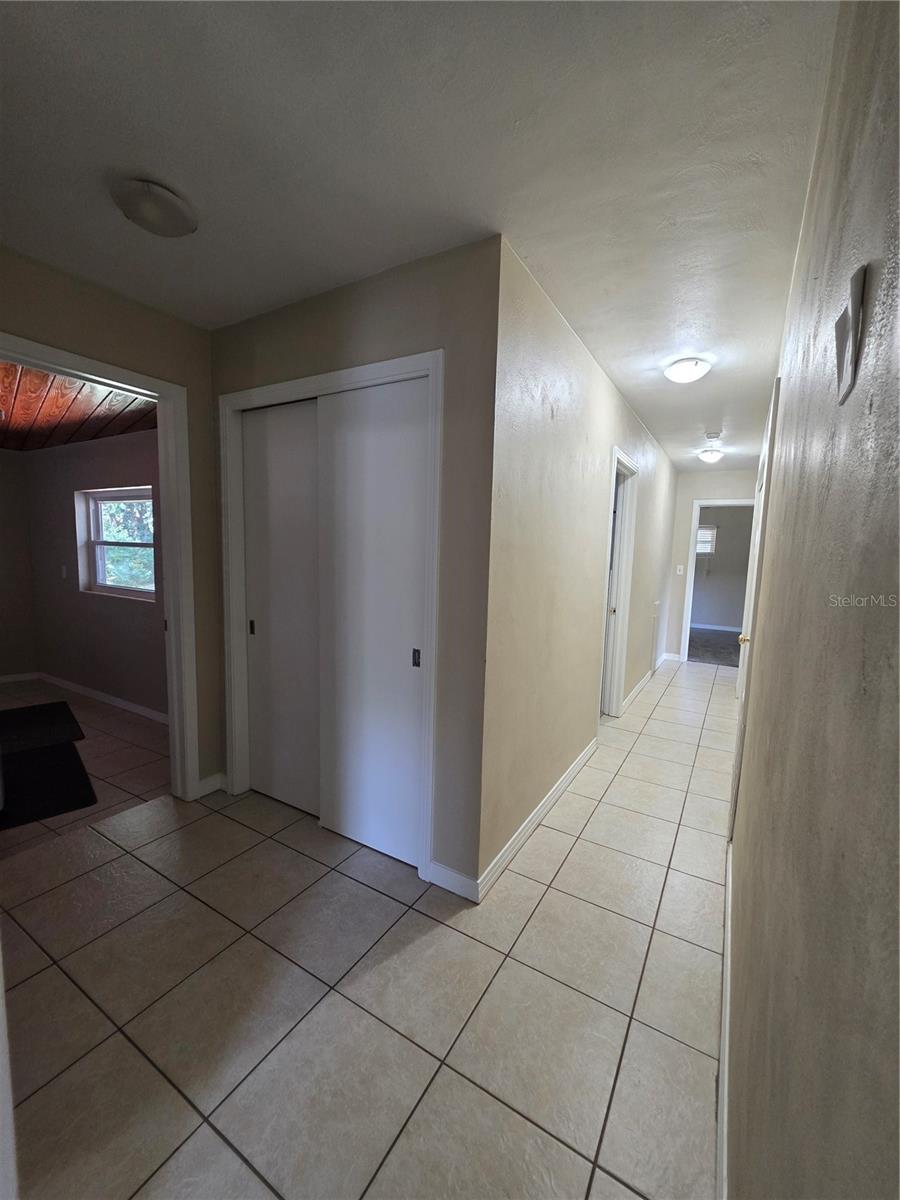 1641 MEADOWBROOK AVENUE, Lakeland, FL 33803