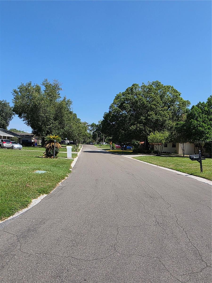 1641 MEADOWBROOK AVENUE, Lakeland, FL 33803 1641 MEADOWBROOK AVENUE, Lakeland, FL 33803