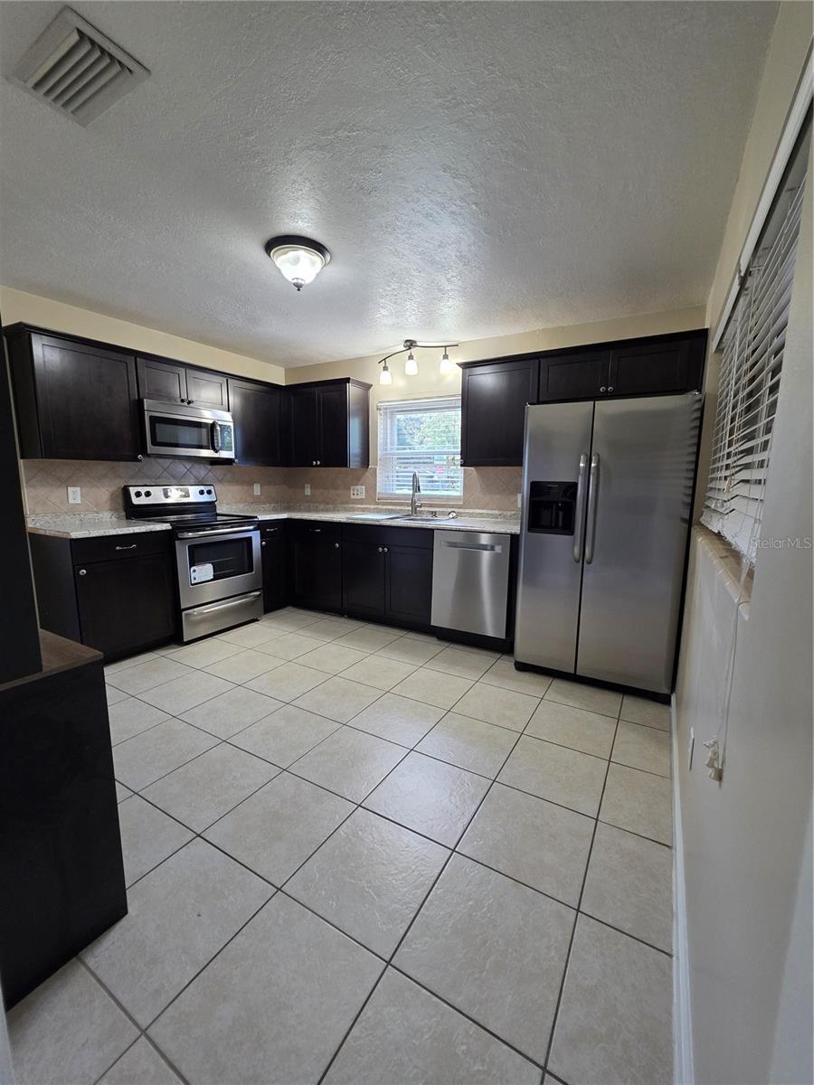 1641 MEADOWBROOK AVENUE, Lakeland, FL 33803