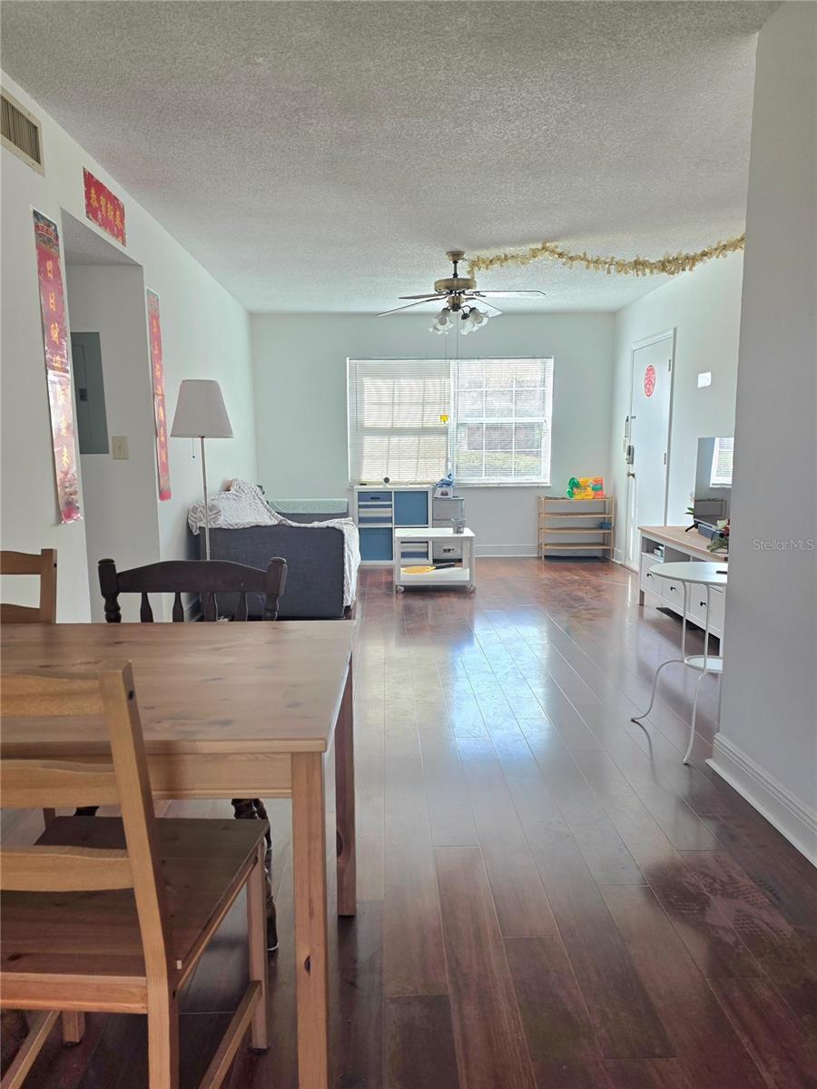 Living Room/Dinette S view Living Room/Dinette S view