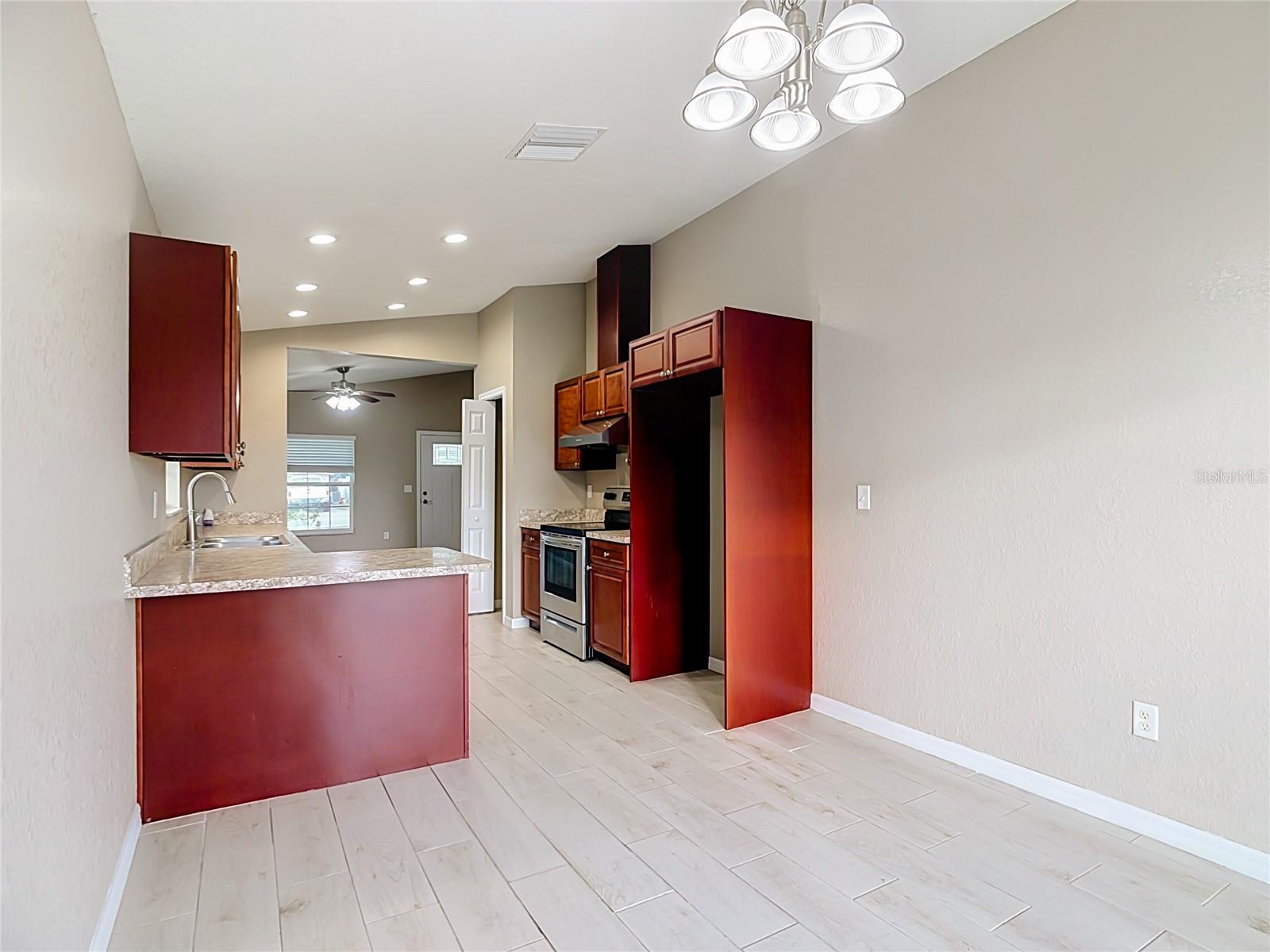 315 WALNUT ST, Auburndale, FL 33823